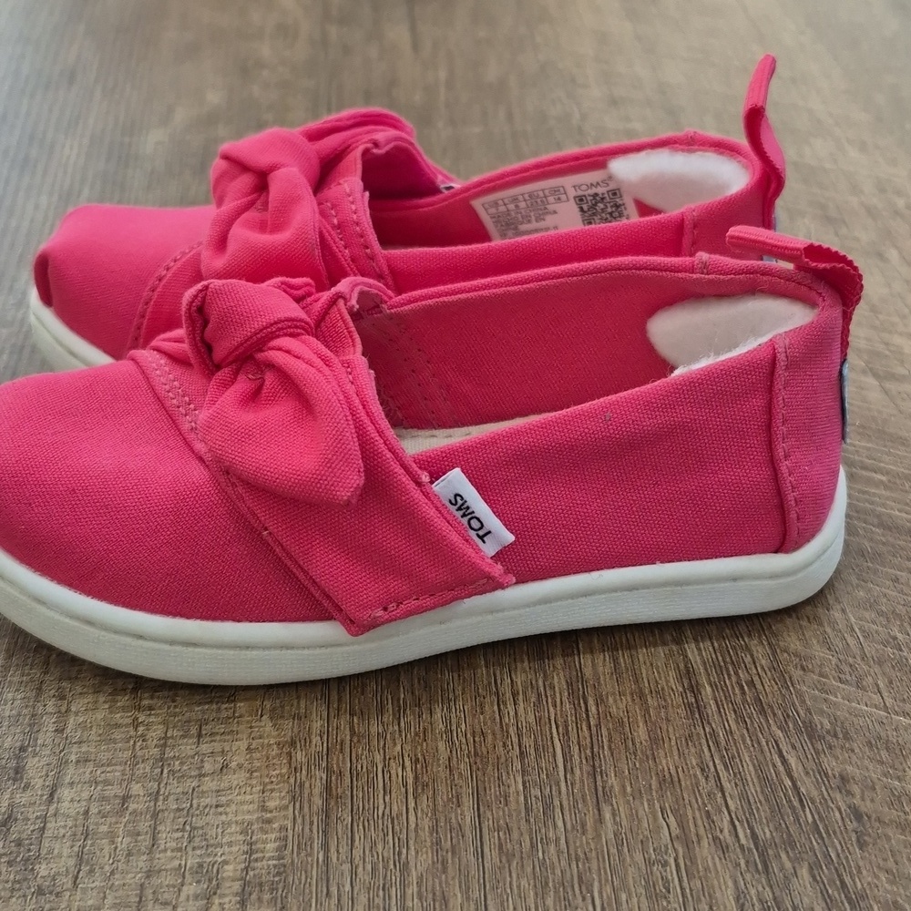 Toms Little Girl Classic Canvas Ruffle Tiny Raspberry - Picture 5 of 9